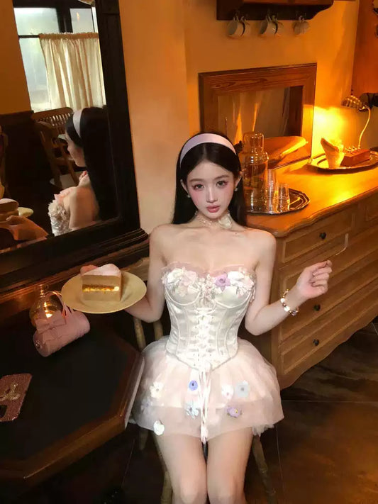 กระโปรงรัดตัวลายดอกไม้ 3 มิติสุดหวาน