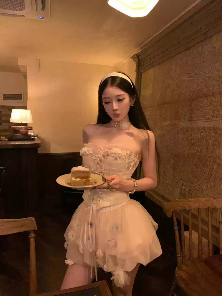 กระโปรงรัดตัวลายดอกไม้ 3 มิติสุดหวาน